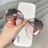 Óculos de Sol Shery Bela Arte. Design e Elegância para o seu visual - Look produto certo